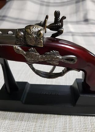 Сувенирная зажигалка 5