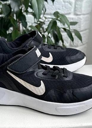 Кроссовки текстильные nike для мальчика. размер 32. в отличном состоянии