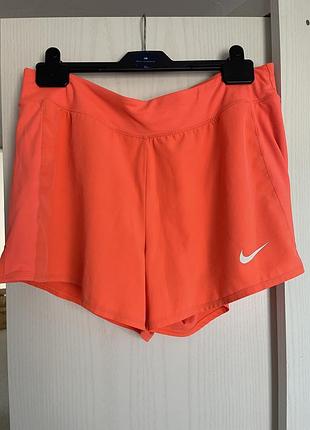 Жіночі шорти nike