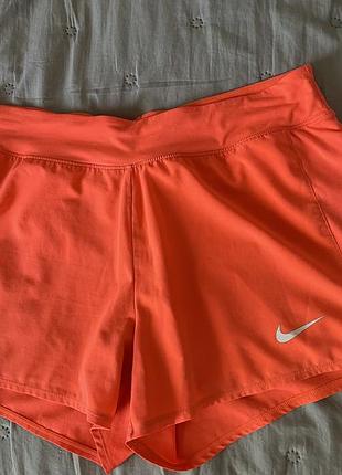 Жіночі шорти nike 2