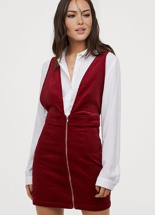Брендове бордове вельветове плаття "divided by h&amp;m" на блискавці. розмір uk8/eur36.