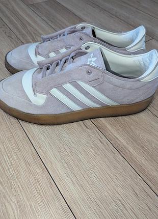 Кроссовки унисекс adidas rivalry crepe shoes pink 44-45 размер