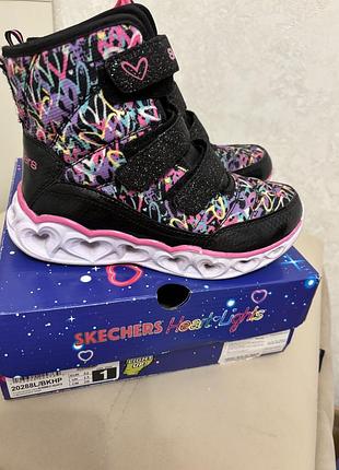 Черевики skechers heart lights 32 р 2