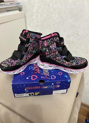 Черевики skechers heart lights 32 р 4