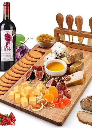 Дошка для сиру і закусок з ножами і соусником, бамбукова, сервірувальна менажниця дерев'яна розмір 36×29×2 см