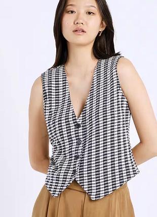 Стильний трендовий жилет від zara, m