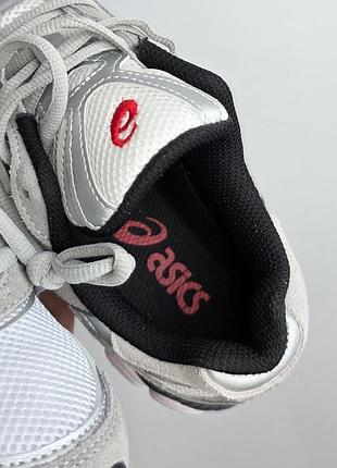 Asics gel-nyc 
• grey / silver • 5