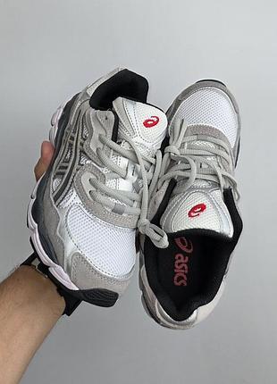 Asics gel-nyc 
• grey / silver • 2