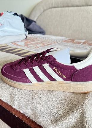 Продам кросівки adidas 5