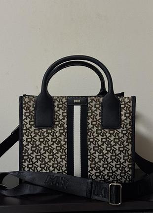 Сумка dkny carlita medium tote monogram оригінал