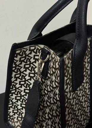 Сумка dkny carlita medium tote monogram оригінал 3