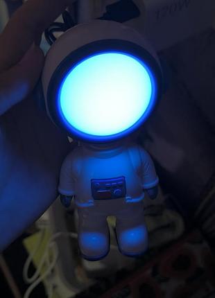 Прикольный детский ночник фигурка космонавт 6