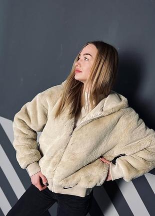 Шубка женская nike 4