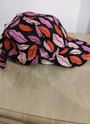 Кепка skechers оригинал, калоборация с известным брендом одежды diane von furstenberg 3
