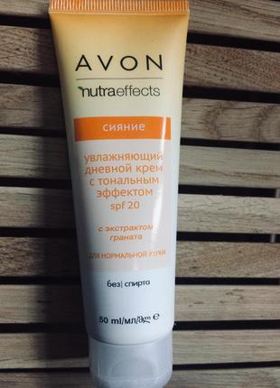 Avon nutraeffects зволожуючий денний крем з тональним ефектом сяйва