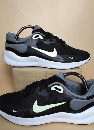 Кроссовки nike revolution (fb 7689-006)
размер 40 длина стельки 25,5 см.