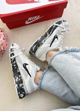 Nike initiator light grey custom 2