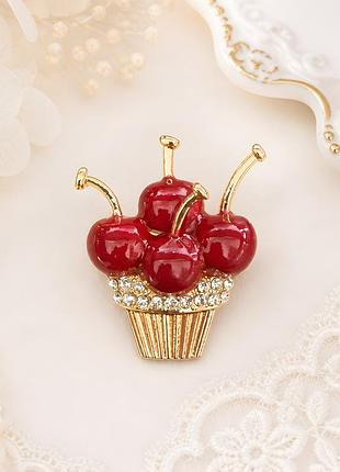 🧁🍒 елегантна брошка «кекс з вишнями» з червоною емаллю та стразами ✨