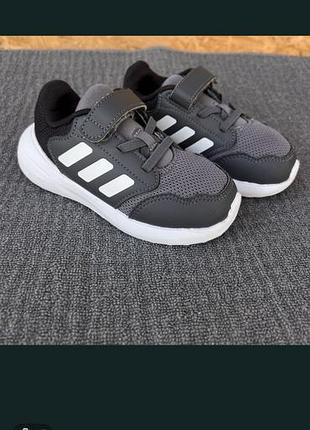 Кросівки adidas