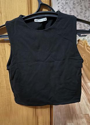 Жіночий чорний топ без рукавів zara