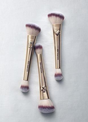 Hourglass ambient lighting edit unlocked brush ii love wish luck двосторонній пензлик пензель кисть для макіяжу пудри бронзера румʼян хайлайтера