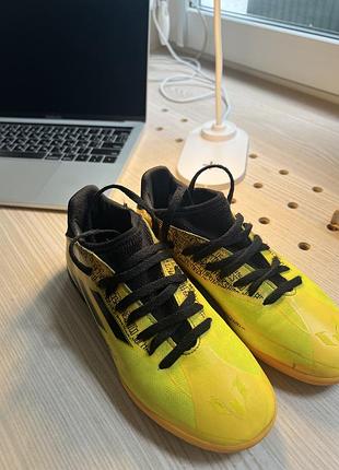 Футзалки бренду  adidas, оригінал, 33 розмір.