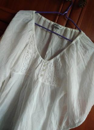 Мега крута блуза тонесенька натуральна декорована ніжним мереживом2 фото