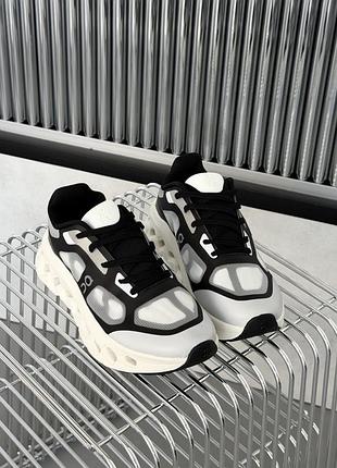 On running cloudtilt remix black/ivory 4