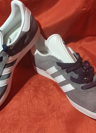 Стильні жіночі замшеві кросівки розпаровка adidas gazelle