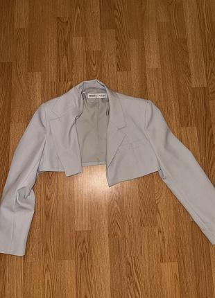 Короткий піджак bershka 2