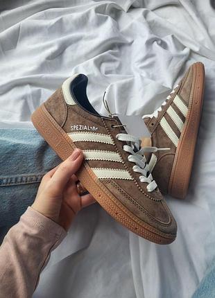 Бежеві кросівки унісекс adidas spezial brown white х адідас 44