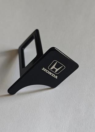 Заглушка ременя безпеки з логотипом honda чорні принт 20х40мм метал