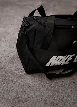 Сумка с большим лого nike черная 5