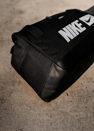 Сумка с большим лого nike черная 6