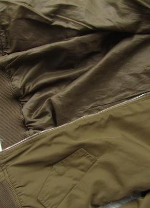 Стильна куртка реглан бомбер з нашивками bershka4 фото