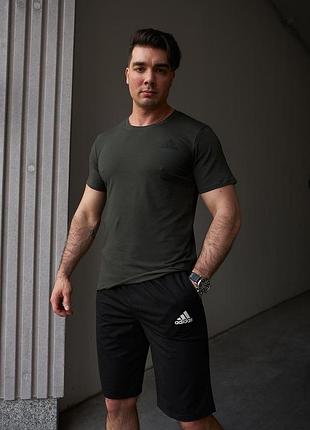 Комплект мужской adidas: футболка хаки + шорты черные