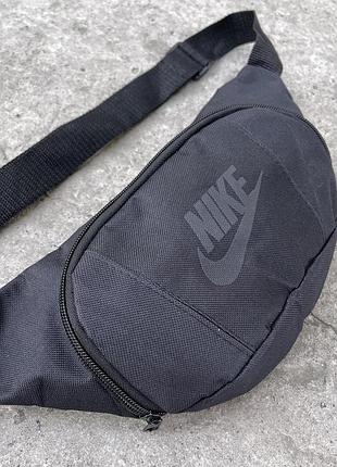 Бананка черная nike 4