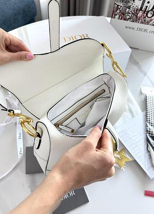 Dior saddle milk texture 2