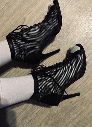 Продам high heels 2