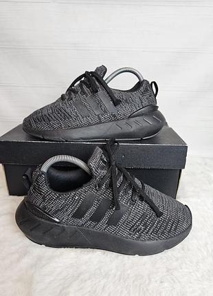 Кроссовки adidas 36 размер