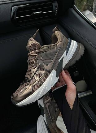 Nike v2k run premium 5