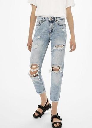 Женские рваные джинсы bershka