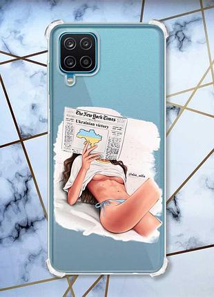 Чохол з потовщеними кутами на samsung a12 4g дівчина з газетою (принт 31)