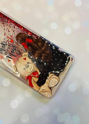 Чехол с плавающими блестками на iphone 14 красный :: девушка с мишкой (принт 188) 2