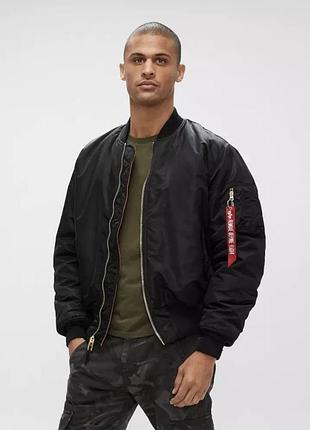 Чорним бомбер alpha industries