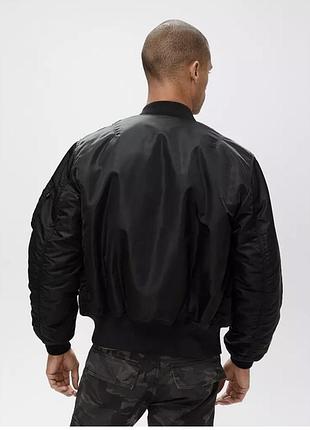 Чорним бомбер alpha industries 2
