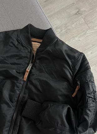 Чорним бомбер alpha industries 6