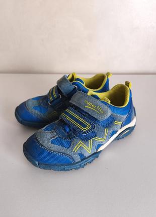 Кожаные кроссовки фирмы superfit, размер 27, стелька 17 см