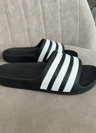 Шлепанцев adidas 37 размер