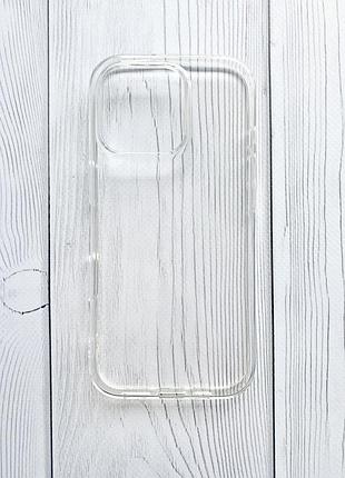 Прозрачный силиконовый чехол на iphone 16 pro